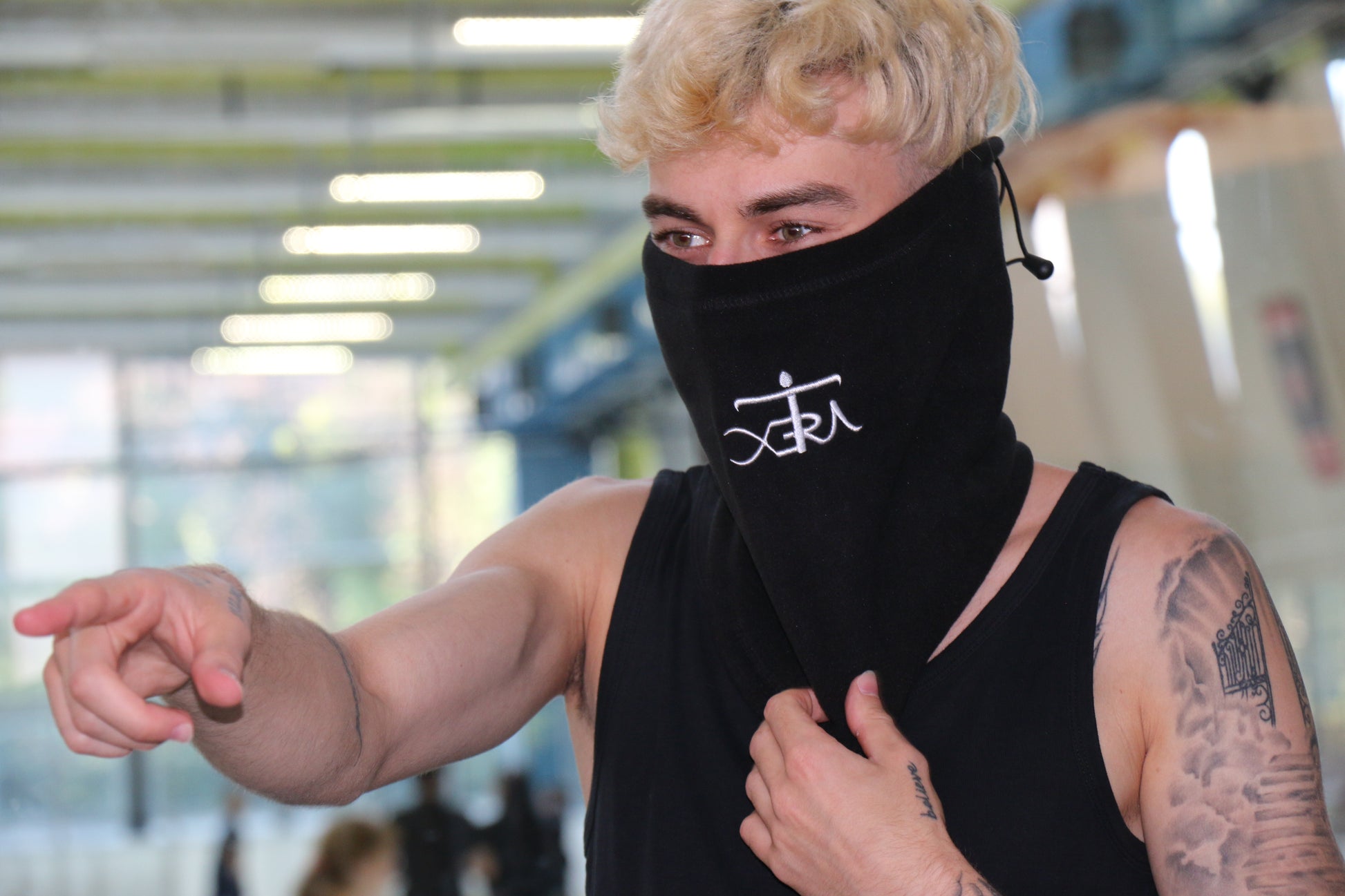 TremiX Tim mit der neuen Kollektion mit der Maske