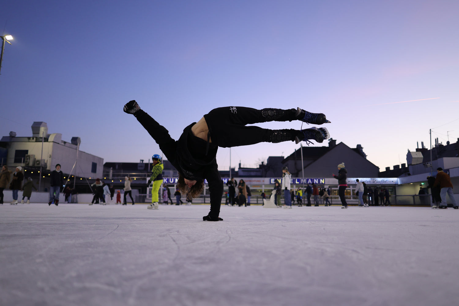 One Arm Handstand flag on ice